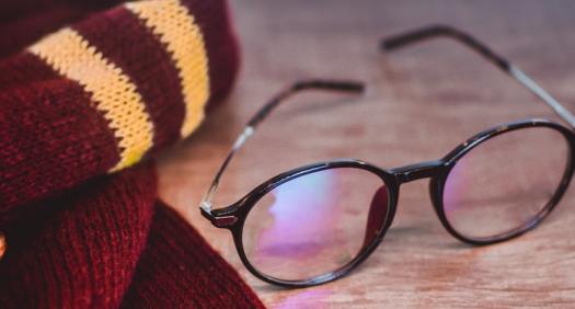 scarf-and-eyeglasses-on-the-table-3151954 (1)